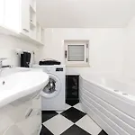 Apartment Three-bedroom With Sea View 08 *