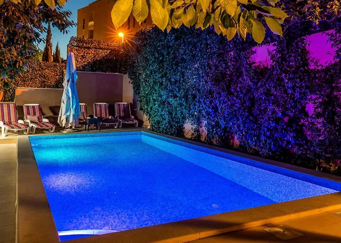 Appartement Three-bedroom With Sea View 08