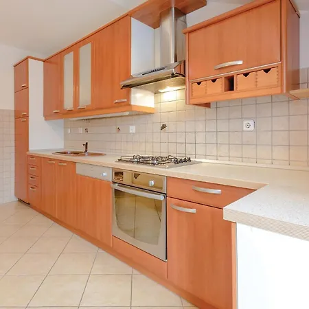 Three-bedroom With Sea View 08 아파트 *