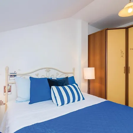 Three-bedroom With Sea View 08