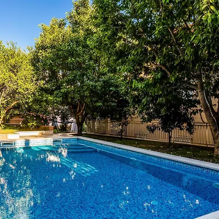 Nice Apartment In Mokosica