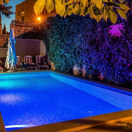 아파트 Three-bedroom With Sea View 08