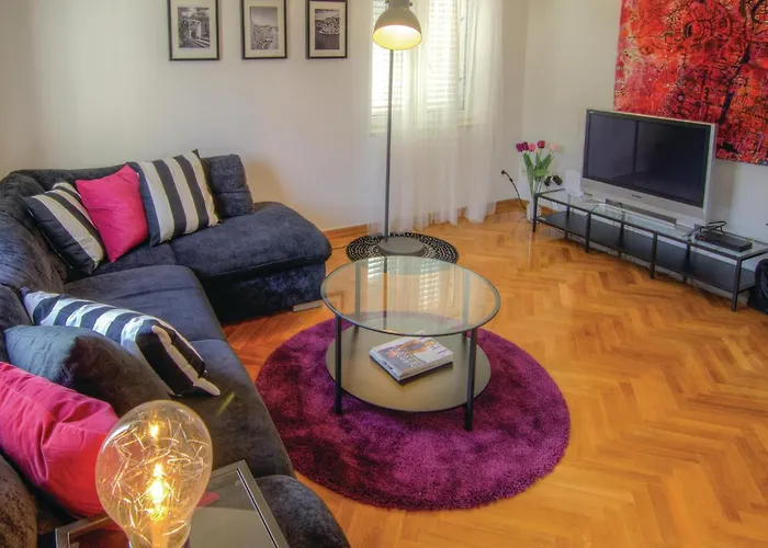 דירה Three-bedroom With Sea View 08