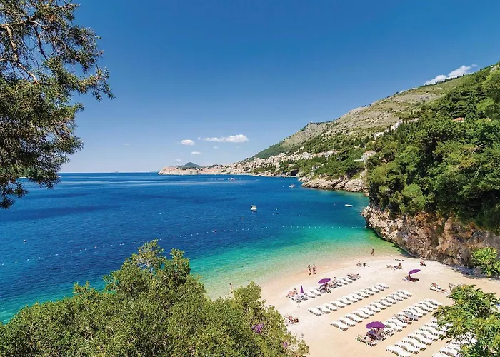 דירה Three-bedroom With Sea View 08